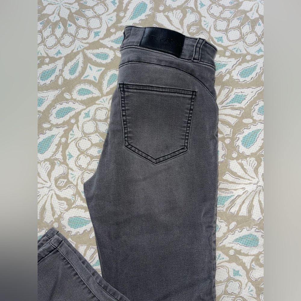 Fitjeans Mid - Waisted in Grey